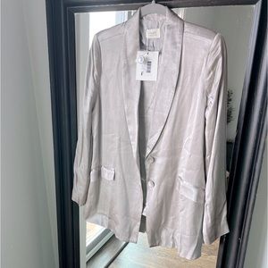 DISSH *NWT* Satin Blazer in Champagne Size US 6!